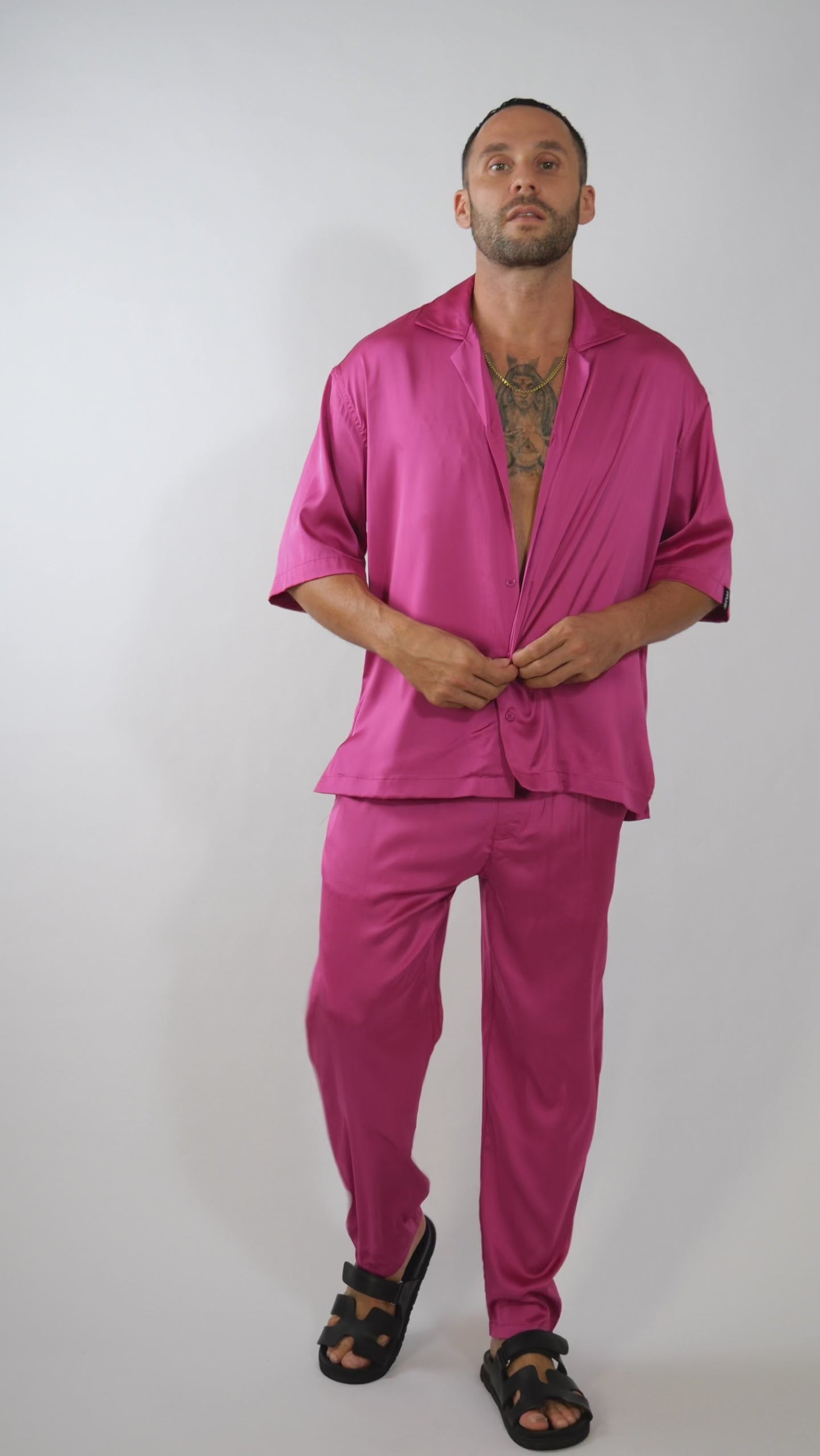 men luxury streetwear outfit video, printed shirt and pants set, HUSTLE brand 